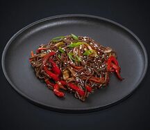 Лапша гречневая с овощами