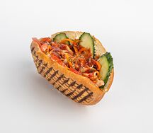 Булка с курицей