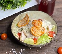 Салат Цезарь с курицей Премиум