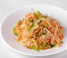 Салат из квашеной капусты