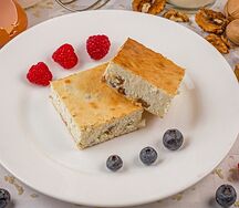 Запеканка творожная с изюмом