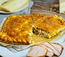 Пирог с курицей и сыром