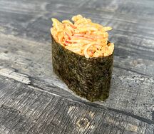 Гункан с крабом