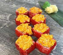Ролл запеченный с крабом и лососем