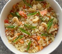Тяхан с морепродуктами в ананасовом соусе