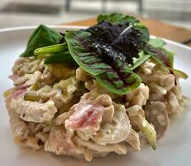 Салат с курицей терияки