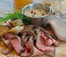 Мясная тарелка