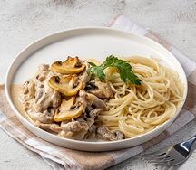 Куриное фрикасе с макаронами