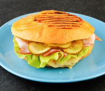 Панини с беконом