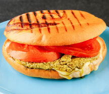 Панини с соусом песто