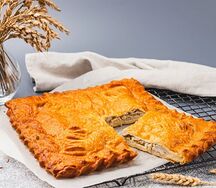 Пирог слоеный с курочкой и картофелем