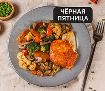 Тилапия с томатами под сыром и овощи по-итальянски