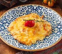 Куриные грудки запечённые с сыром и овощами