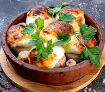 Грибные шапочки с сыром сулугуни