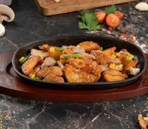 Жареха из свинины с овощами в сливках