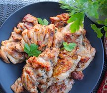Шашлык из куриного окорока с хребтом