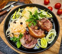 Рулька запеченная