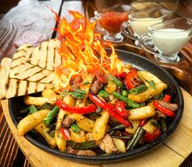 Фахитос из свинины фламбе