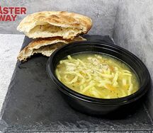 Суп-лапша с курицей и хрустящей лепешкой