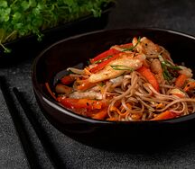 Wok с куриным филе