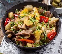 Жареха со свининой