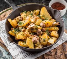 Жареха с мясными колбасками