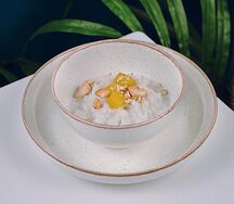 Каша рисовая на кокосовом молоке с манго и кешью