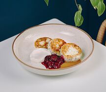 Сырники с маком и вишневым компоте