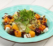 Салат с печеной свеклой и тыквой