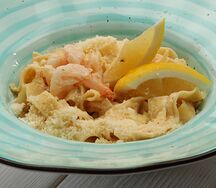 Тальятелле с креветками и форелью в сливочным соусом
