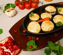 Шампиньоны, запеченные с сыром