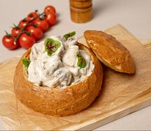 Сливочная курица с грибами в лепёшке