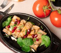 Язык, запеченный с баклажанами и сыром Сулугуни