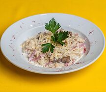 Паста с ветчиной и грибами