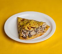 Блин с кальмарами и грибами