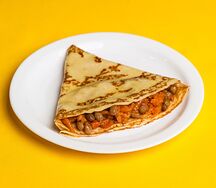 Блин с курагой и изюмом