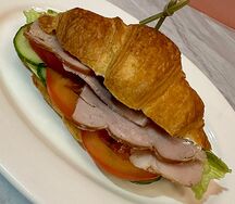 Круассан с бужениной