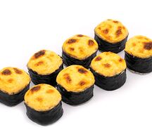 Запеченный ролл с курицей спайси