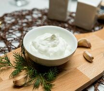 Соус сметанный с чесноком