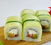 Зеленый ролл с дайконом