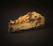 Чизкейк карамельный с арахисом
