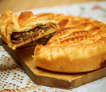 Пирог с горбушей и грибами