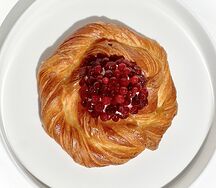 Вензель с брусникой