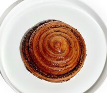 Улитка с маком и сливочным маслом