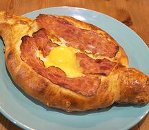Хачапури с беконом