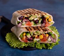 Буррито вегетарианский с авокадо