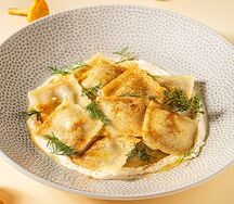 Равиоли с грибами и пудрой из лисичек