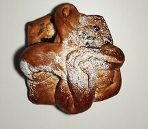 Творожная ватрушка с изюмом