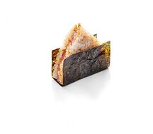Онигири с крабом и тунцом