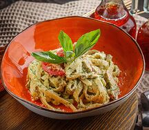 Феттучини песто с курицей